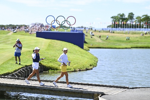 Azahara Munoz, Bianca Pagdanganan
