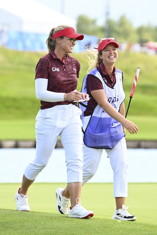 Brooke Henderson, Brittany Henderson