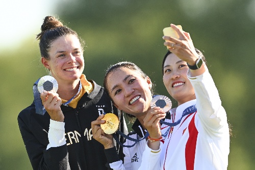 Esther Henseleit, Lydia Ko, Xiyu Lin