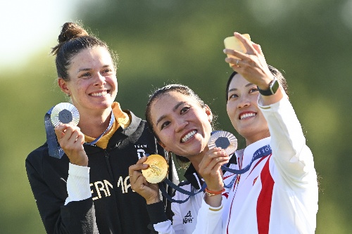 Esther Henseleit, Lydia Ko, Xiyu Lin