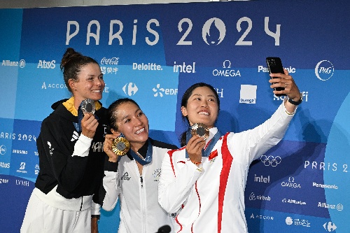 Esther Henseleit, Lydia Ko, Xiyu Lin